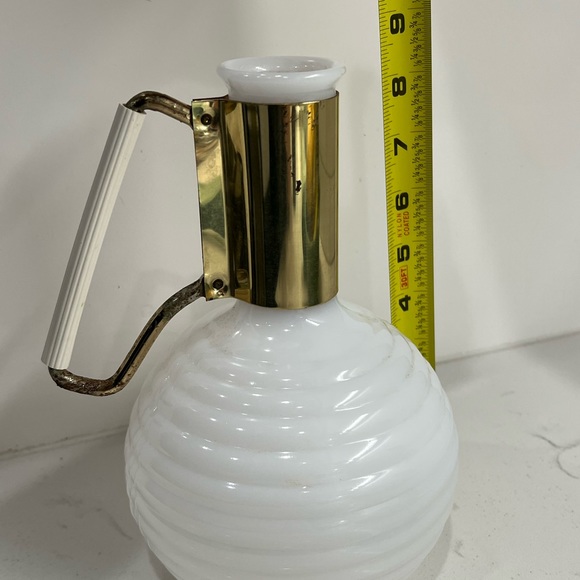 Vintage Starline Rodney Kent Milk Glass Pitcher Decanter Carafe - Picture 3 of 4